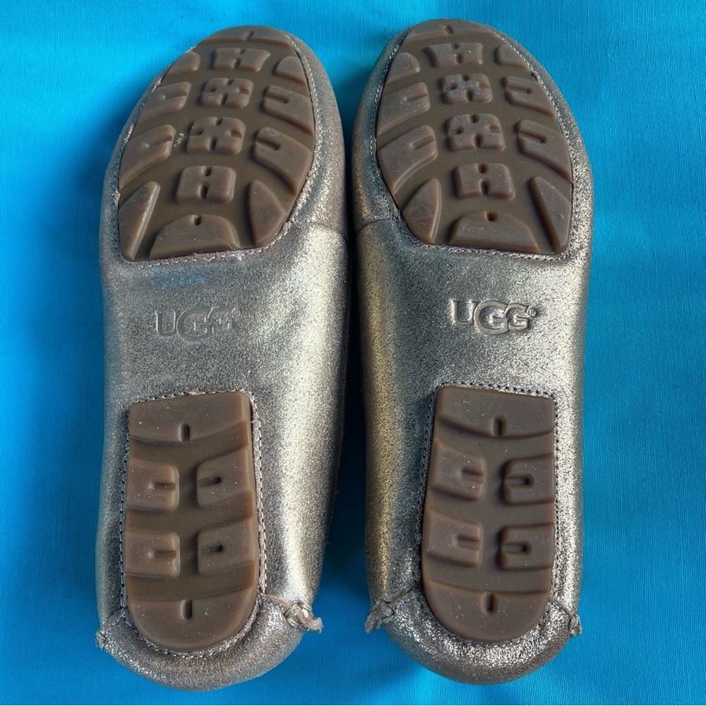 UGG Women's Clair Driver Loafer Metallic Gold Leather Size 7.5 Shoes - Picture 8 of 15